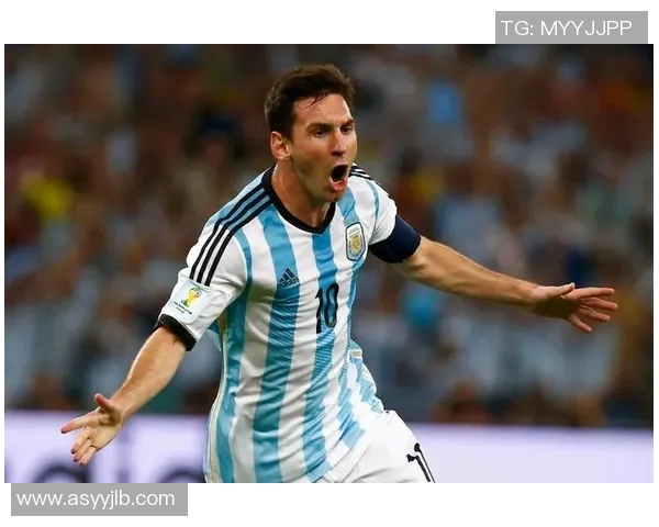 足球明星私密瞬间曝光引发热议球迷热衷分享激凹照背后的故事与情感